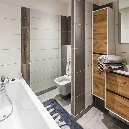 1 Bedroom Pet Friendly Apartment In Bellaffaire * Bellaffaire